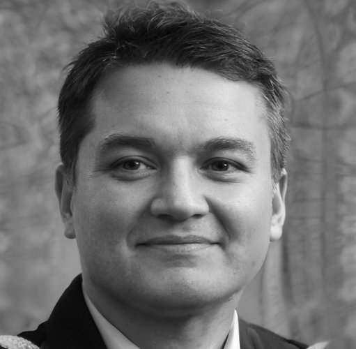 Lic. Carlos Hernández Lic. Carlos Hernández - Wealth Manager